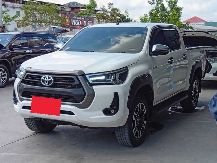 TOYOTA Hilux