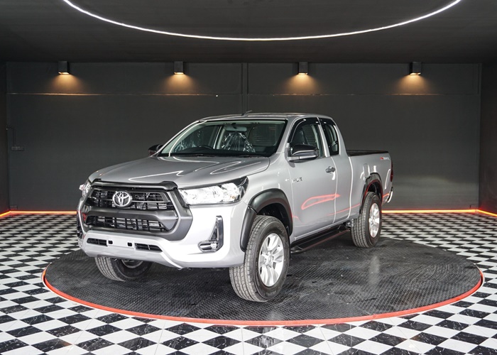 TOYOTA Hilux