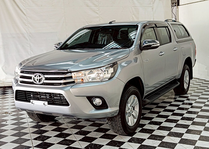 TOYOTA Hilux