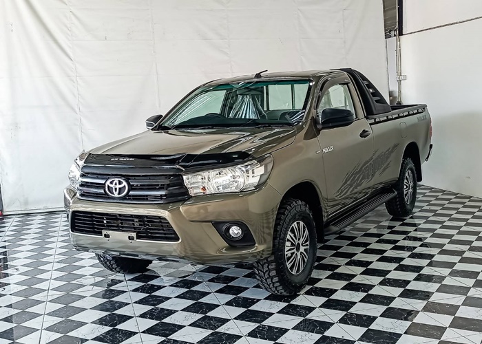 TOYOTA Hilux