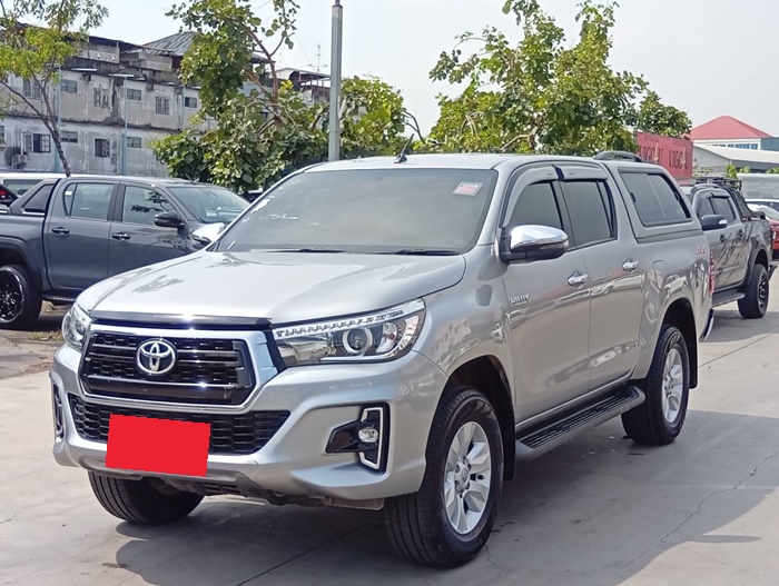 TOYOTA Hilux