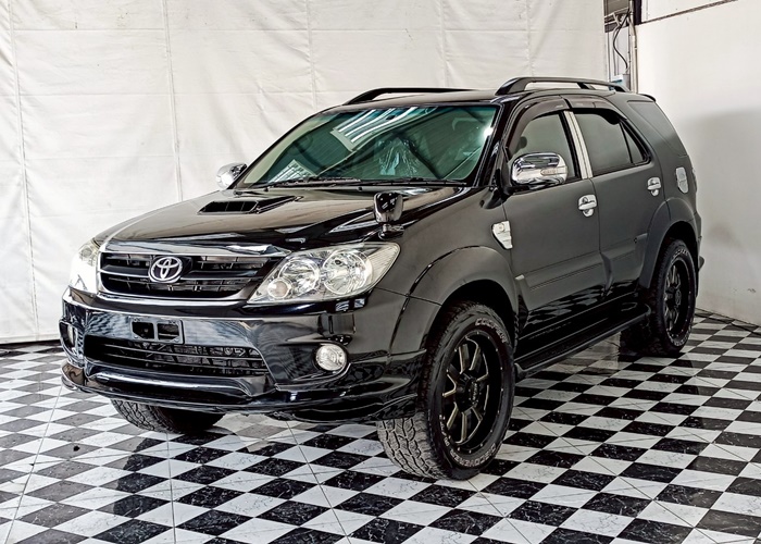 TOYOTA Fortuner