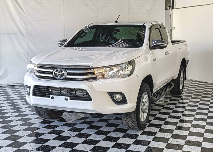 TOYOTA Hilux