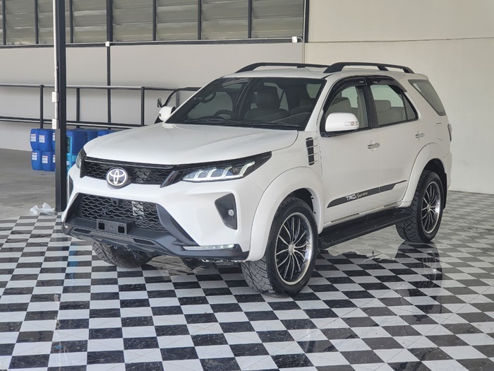 TOYOTA Fortuner