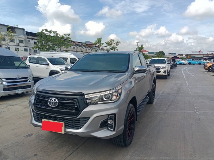 TOYOTA Hilux