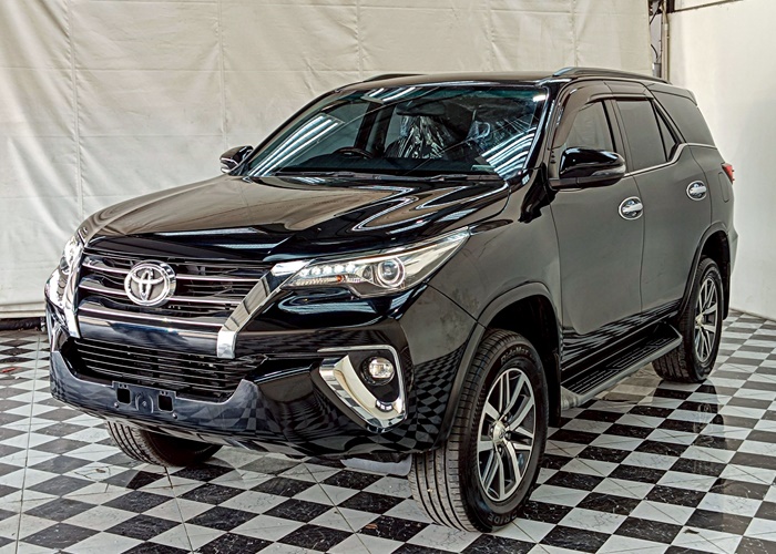 TOYOTA Fortuner