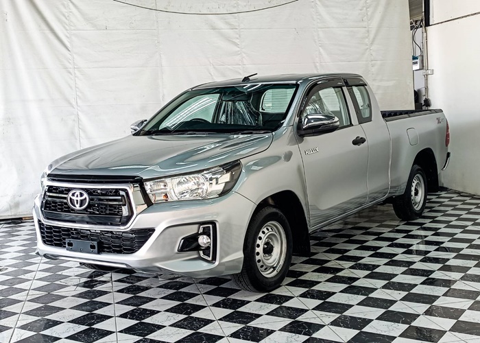 TOYOTA Hilux