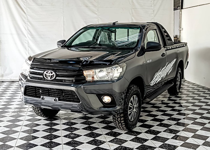 TOYOTA Hilux