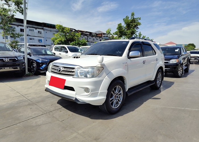 TOYOTA Fortuner