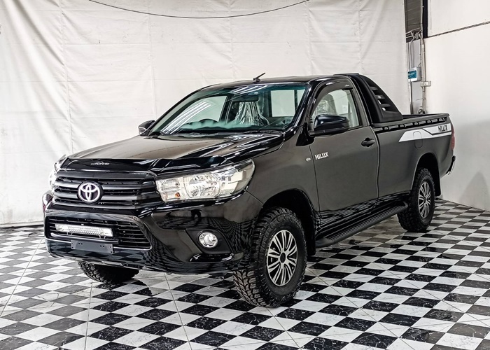 TOYOTA Hilux