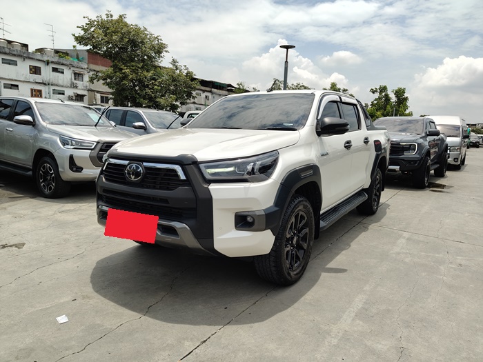 TOYOTA Hilux
