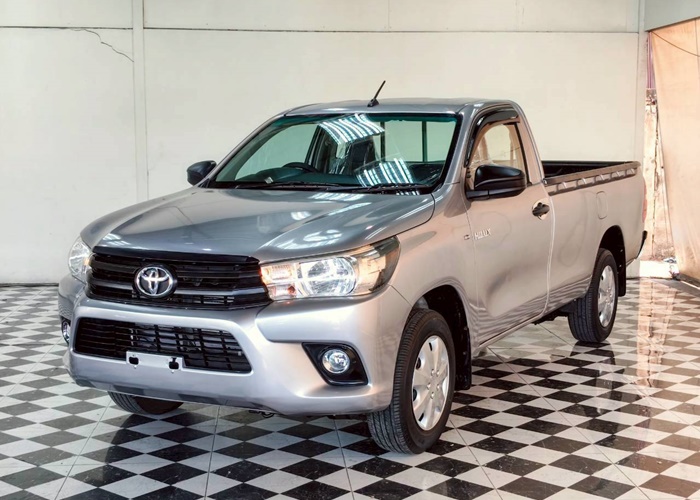 TOYOTA Hilux