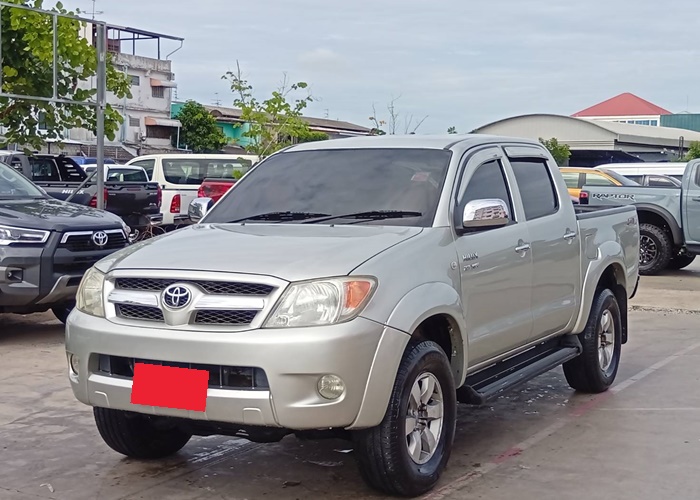 TOYOTA Hilux