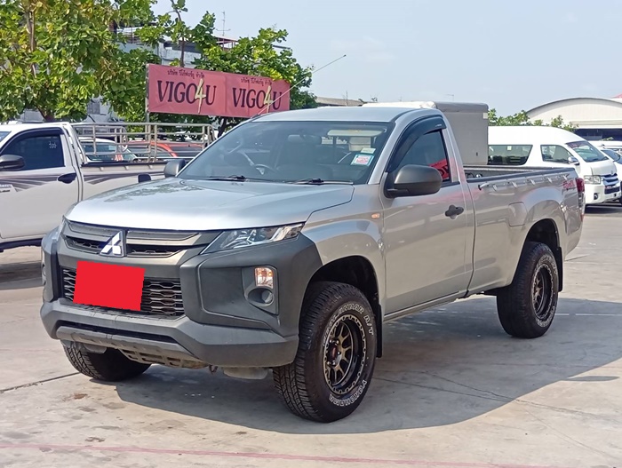 MITSUBISHI Triton
