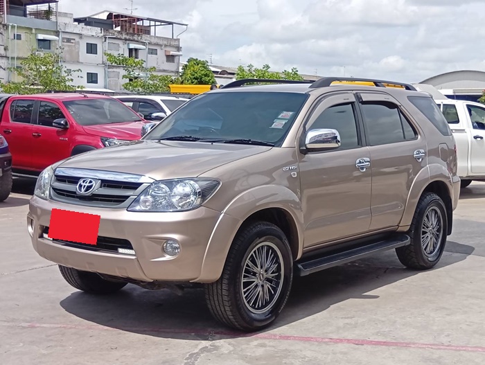 TOYOTA Fortuner