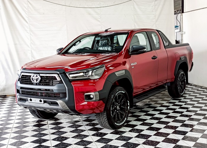 TOYOTA Hilux