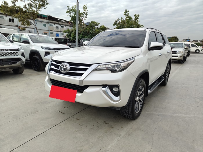 TOYOTA Fortuner