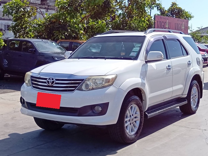 TOYOTA Fortuner