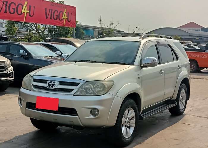 TOYOTA Fortuner