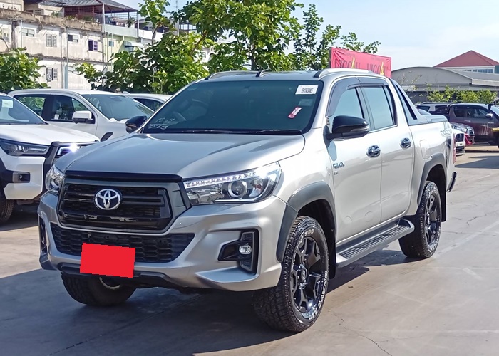 TOYOTA Hilux