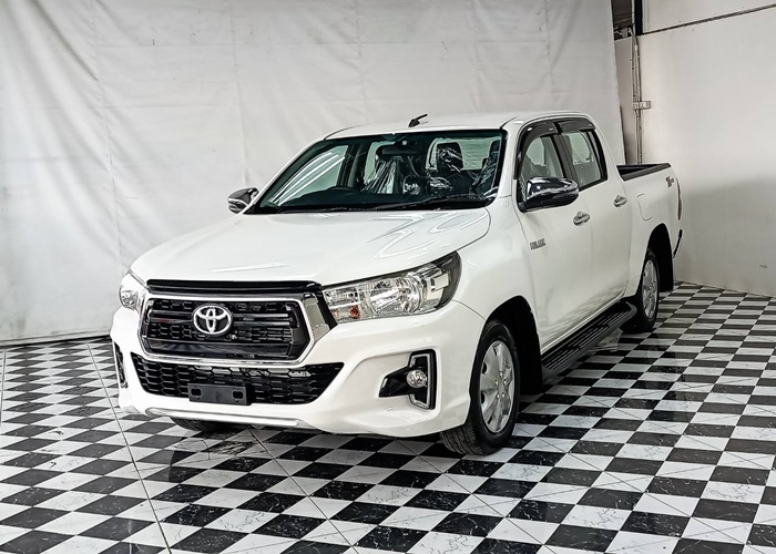 TOYOTA Hilux