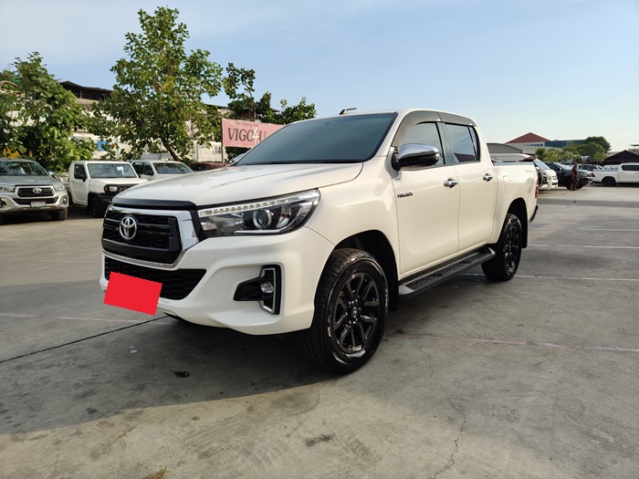 TOYOTA Hilux