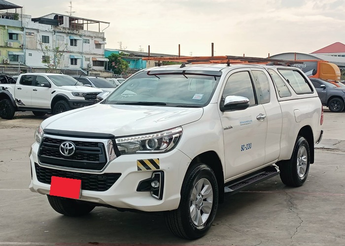 TOYOTA Hilux