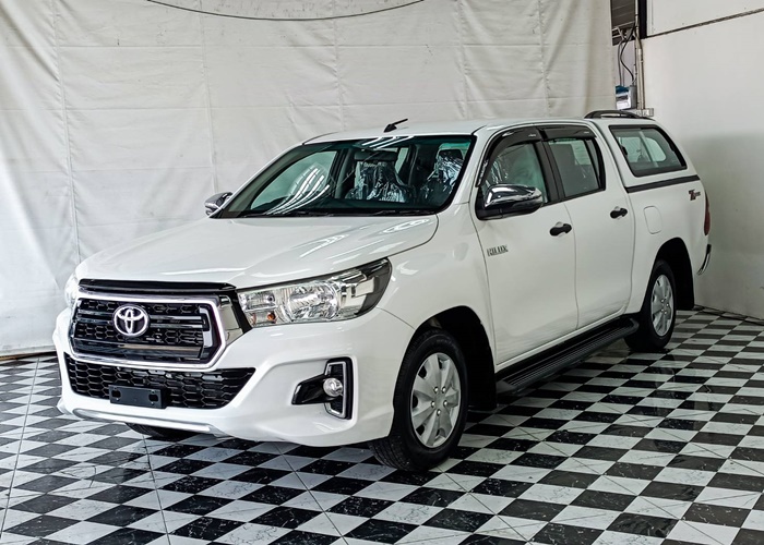 TOYOTA Hilux
