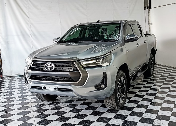 TOYOTA Hilux