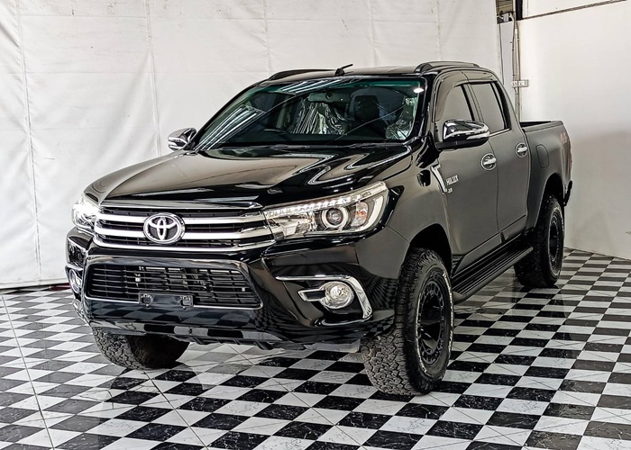 TOYOTA Hilux