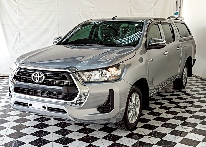 TOYOTA Hilux