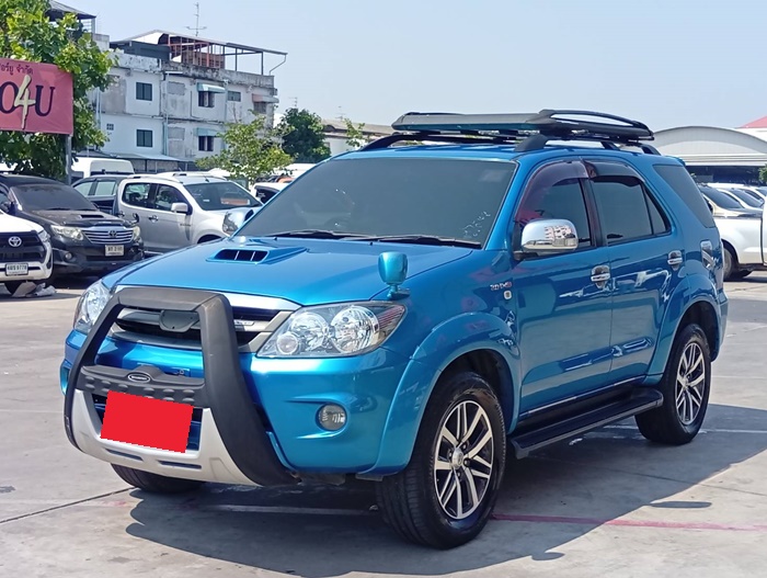 TOYOTA Fortuner