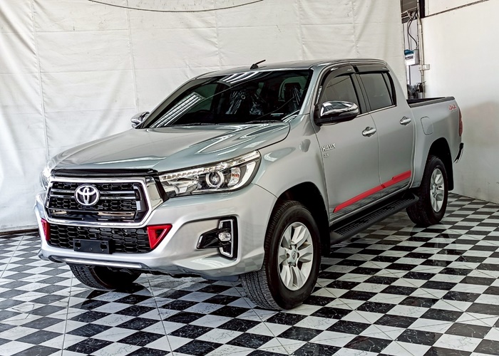 TOYOTA Hilux
