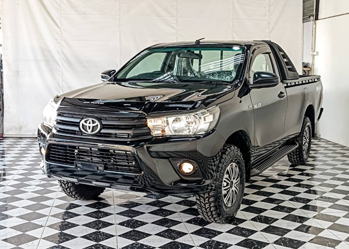 TOYOTA Hilux