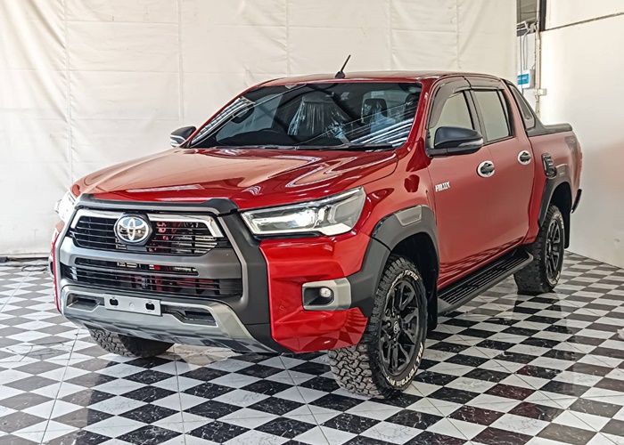 TOYOTA Hilux