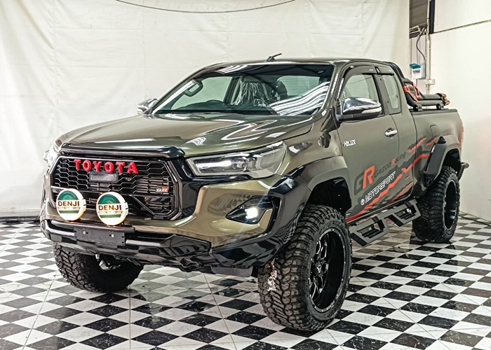 TOYOTA Hilux