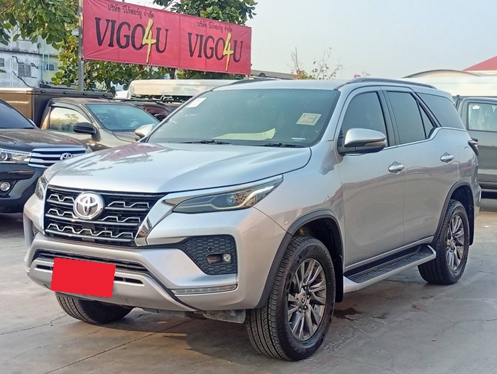 TOYOTA Fortuner