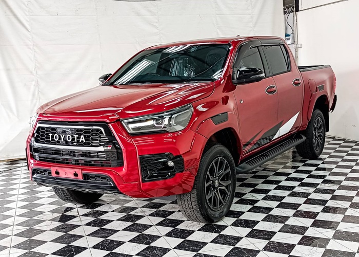 TOYOTA Hilux
