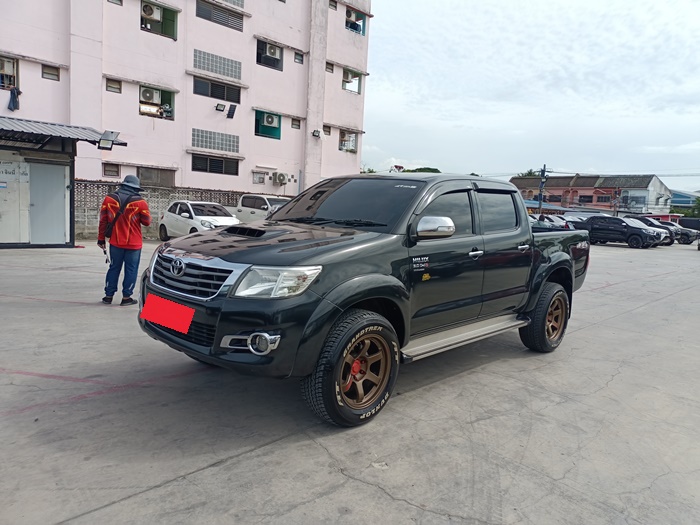 TOYOTA Hilux