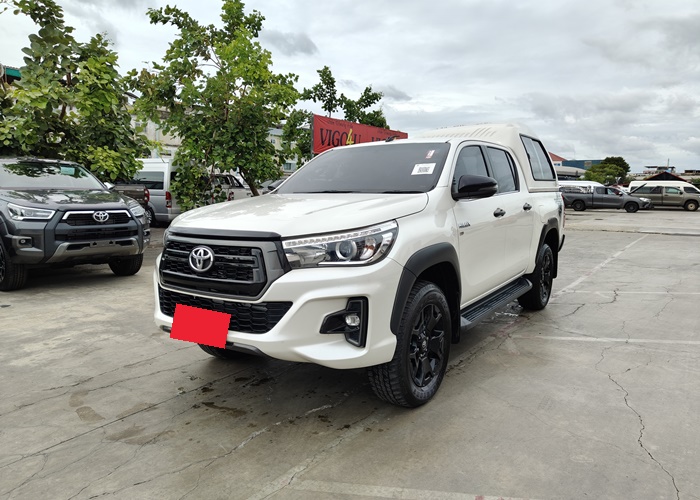TOYOTA Hilux