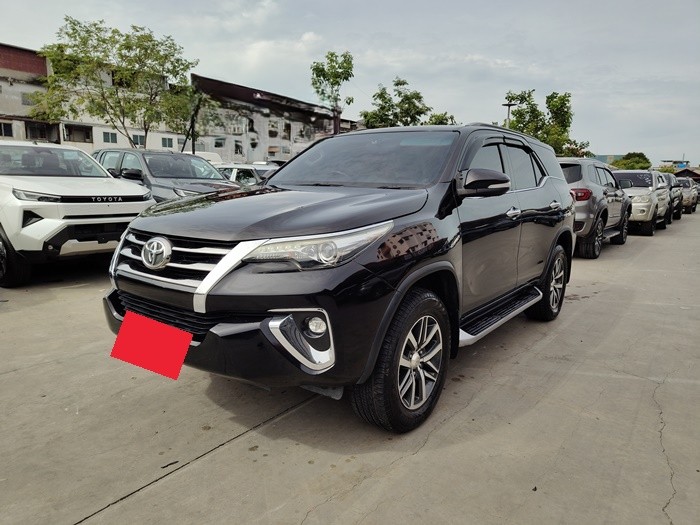 TOYOTA Fortuner