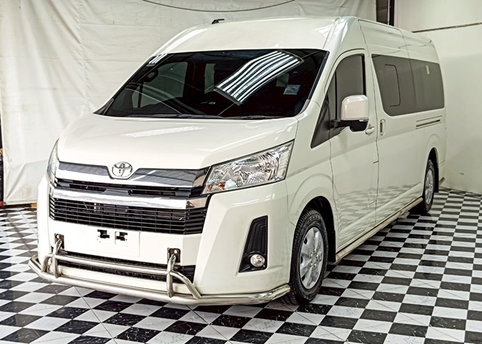 TOYOTA COMMUTER