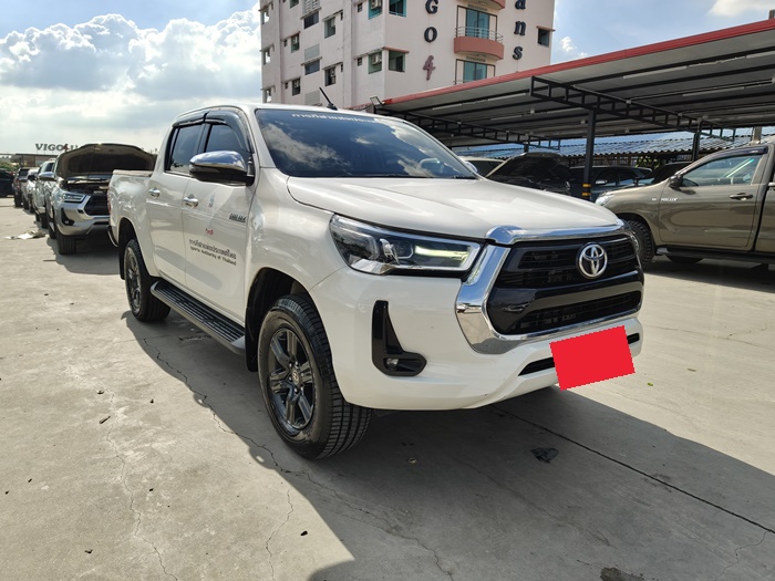 TOYOTA Hilux