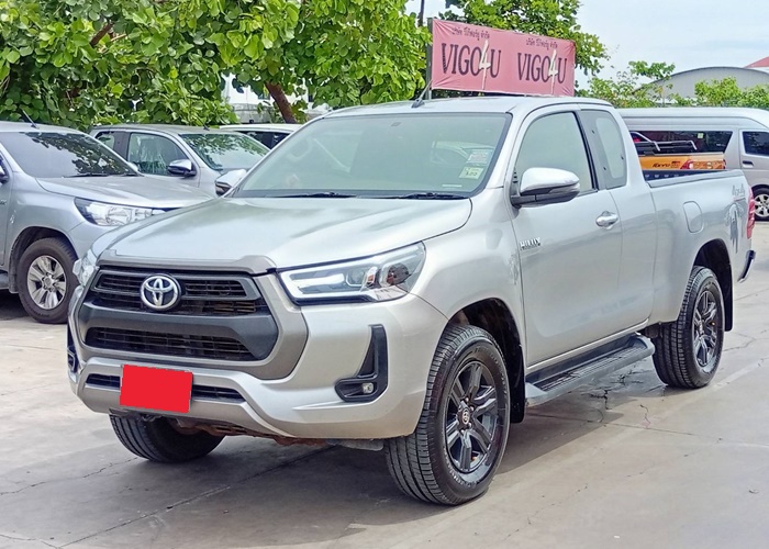 TOYOTA Hilux
