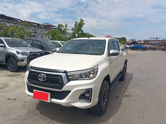 TOYOTA Hilux