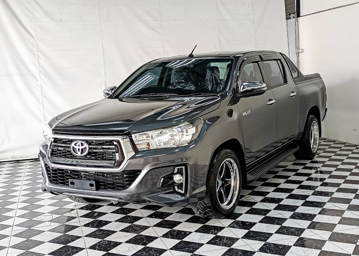 TOYOTA Hilux