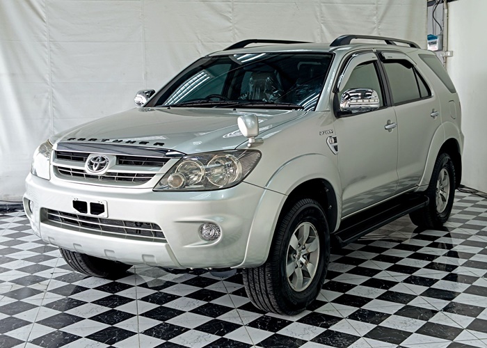 TOYOTA Fortuner
