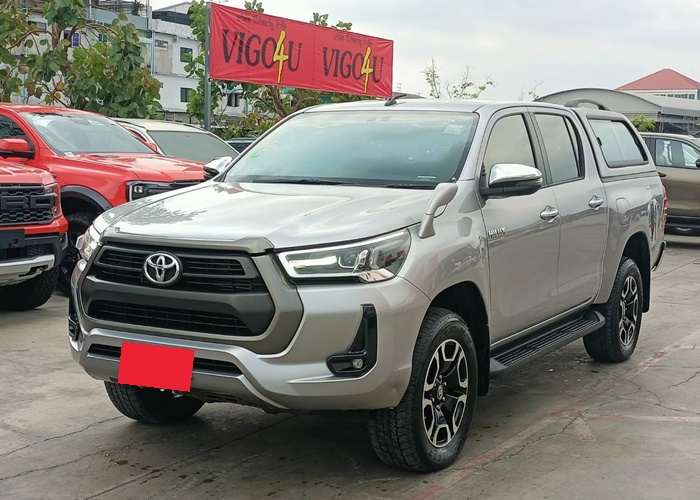 TOYOTA Hilux