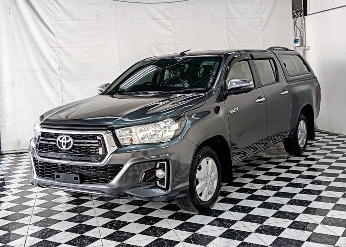 TOYOTA Hilux