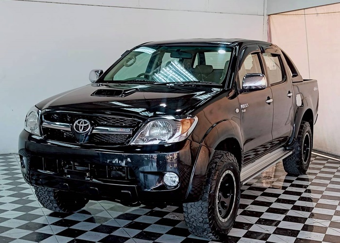TOYOTA Hilux
